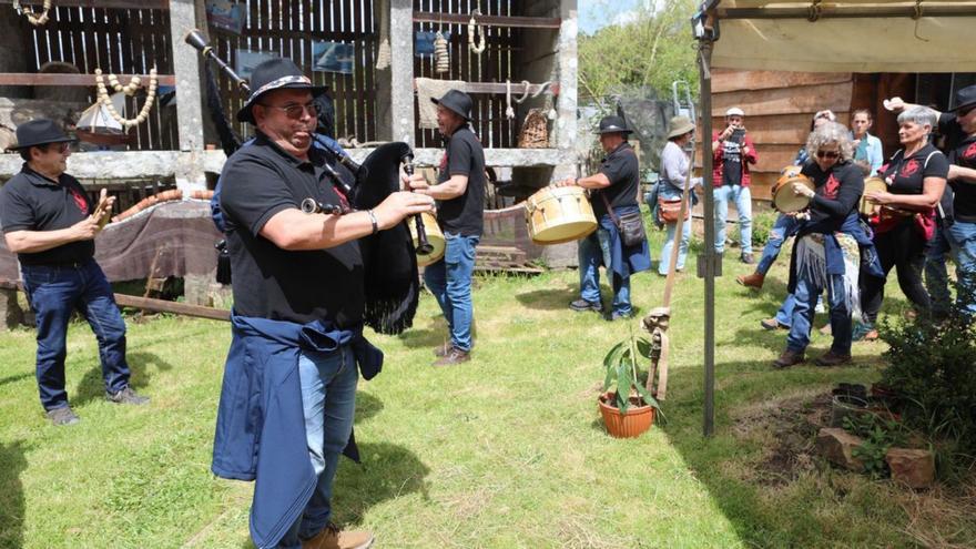 Música, un mercado artesanal y mucha cultura en Terreboredo | BERNABÉ/ÁNGEL ABELEDO