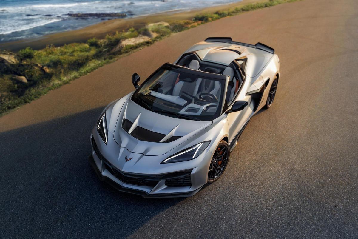 El diseño exterior del ZR1 revive el estilo de la ventana trasera partida, un guiño a la historia del Corvette