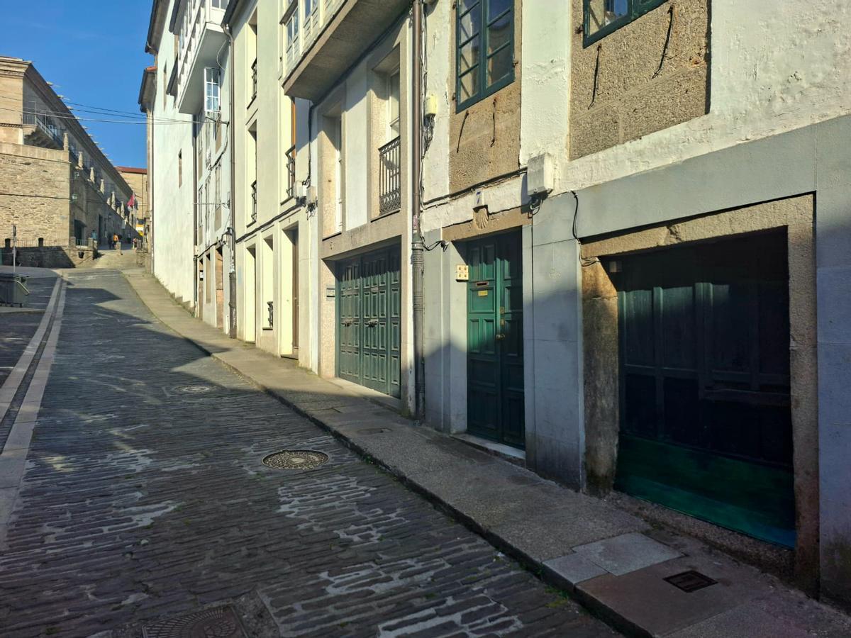 Inmueble número 7 de la rúa das Hortas, donde según los vecinos suele residir el marido de Emilia Recarey