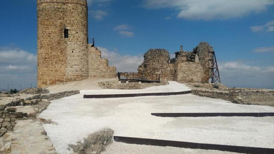 El recorrido por Torreparedones suma el recinto oriental del castillo