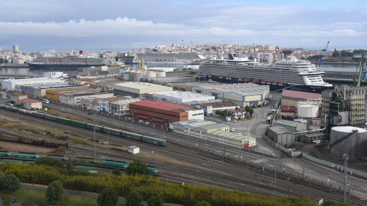Vista de la estación de mercancías y el muelle de San Diego.