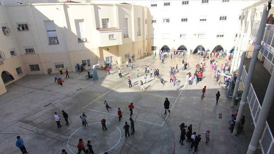 Badajoz destina más de tres millones de euros al mantenimiento de colegios