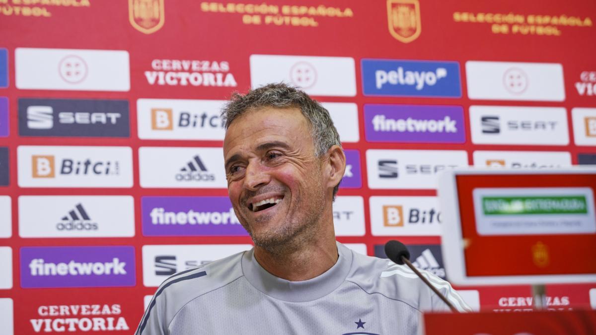 Luis Enrique: "Ojala le vaya muy bien a Xavi Hernández en la vuelta a su casa"