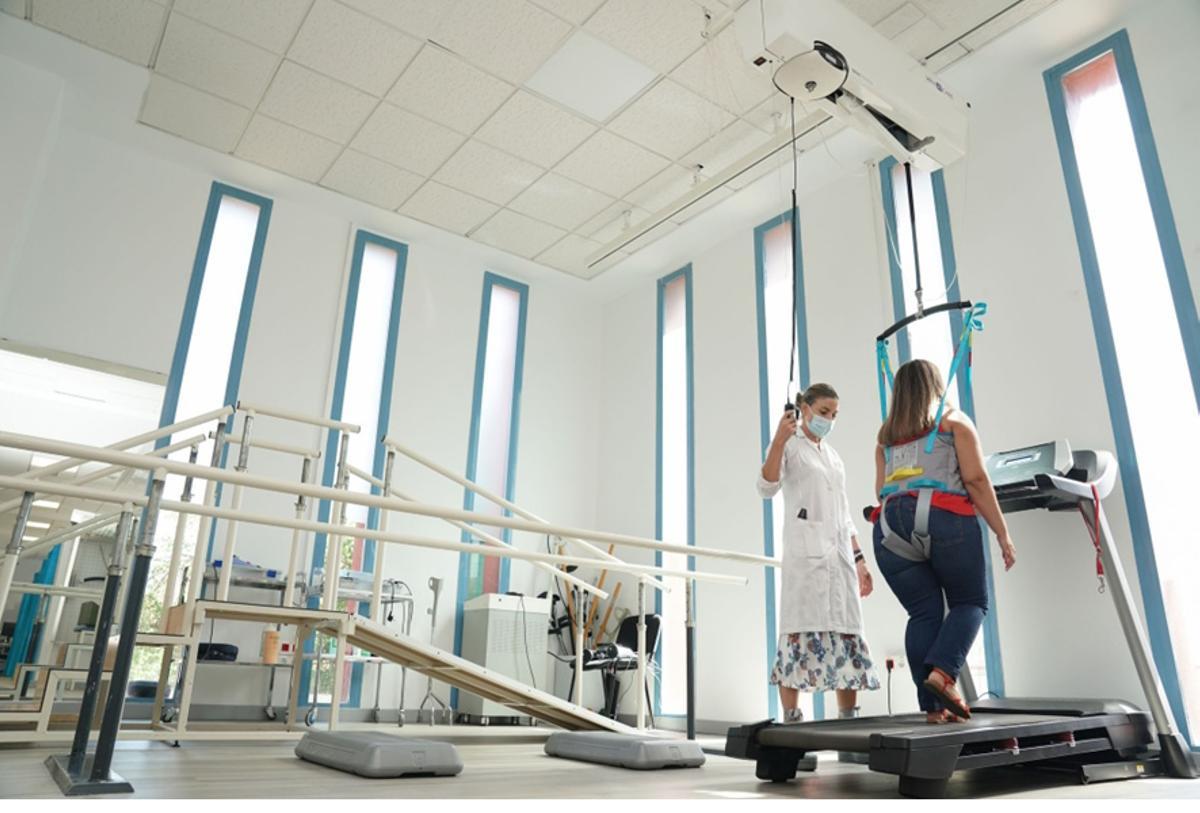 Atención a una usuaria en el centro Fepamic Salud.