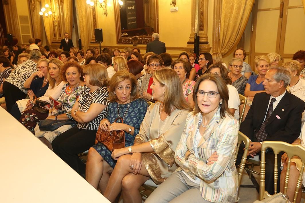 Desfile de moda a favor de la Asociación Española Contra El Cáncer