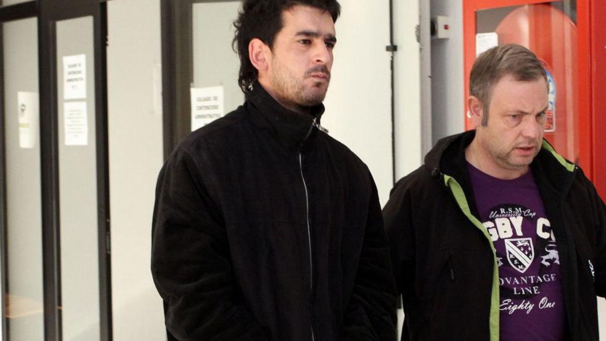 El juzgado sigue a la espera del informe sobre la imputabilidad del investigado que roció a su expareja con gasolina