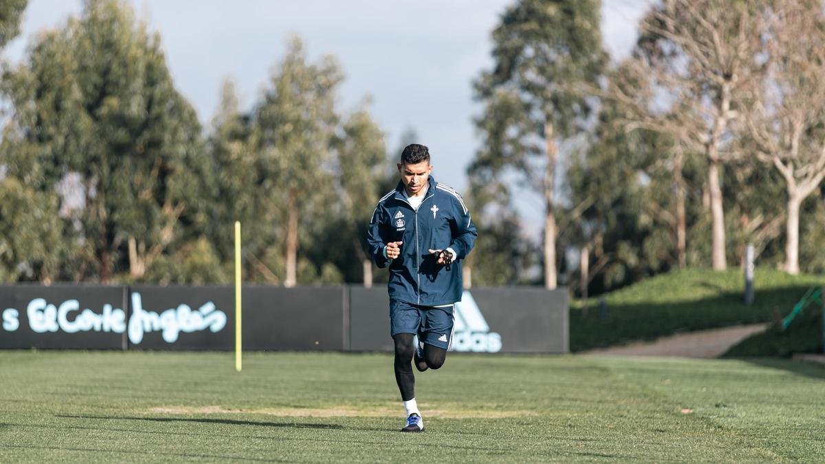 Pineda entrenó este viernes al margen del grupo.