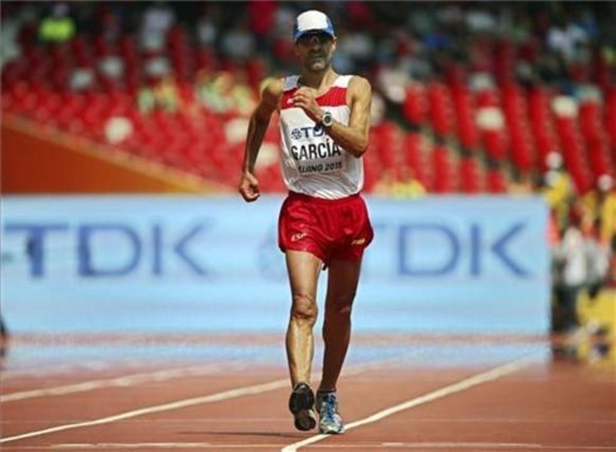 L’espanyol Jesús Ángel García Bragado creua la meta en la prova de 50 km marxa al Campionat del Món d’Atletisme. L’espanyol Jesús Ángel García Bragado creua la meta en la prova de 50 km marxa al Campionat del Món d’Atletisme.