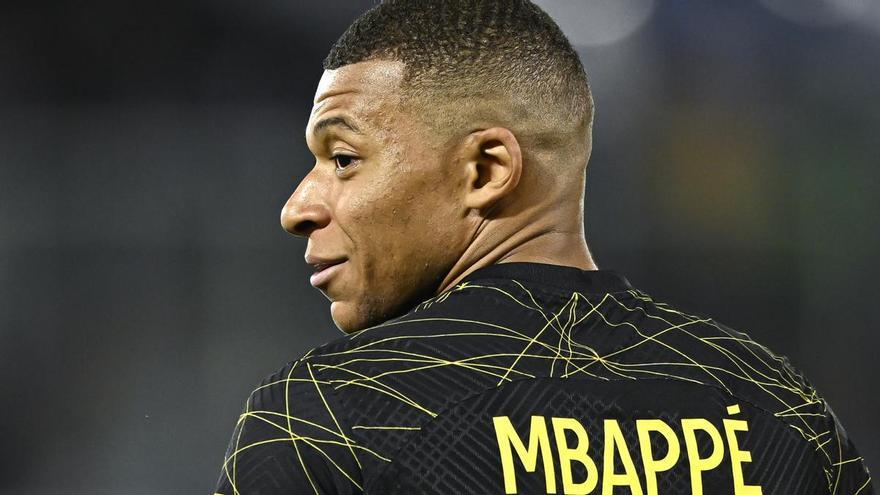 Mbappé ja ha firmat amb el Reial Madrid