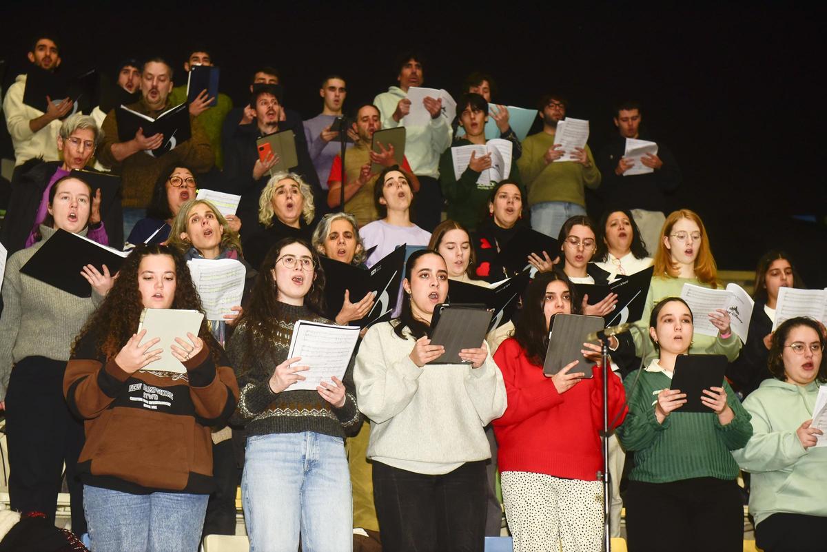 Ensayo del Concierto por la Paz del proyecto educativo Chorus en el Coliseum