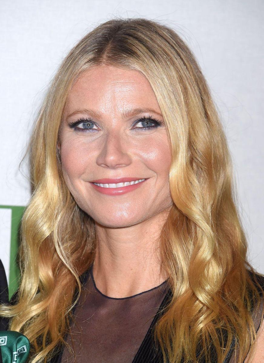 Gwyneth Paltrow ondula su melena para el evento de 'La Mer'