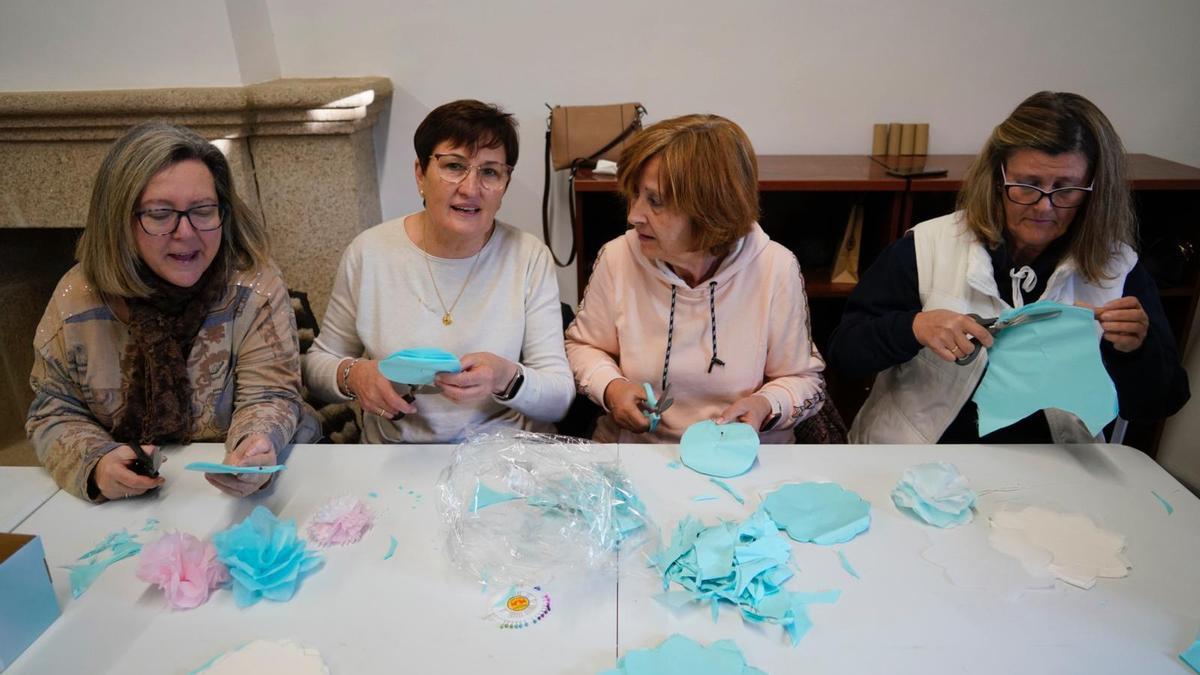 Taller de elaboración de las flores.