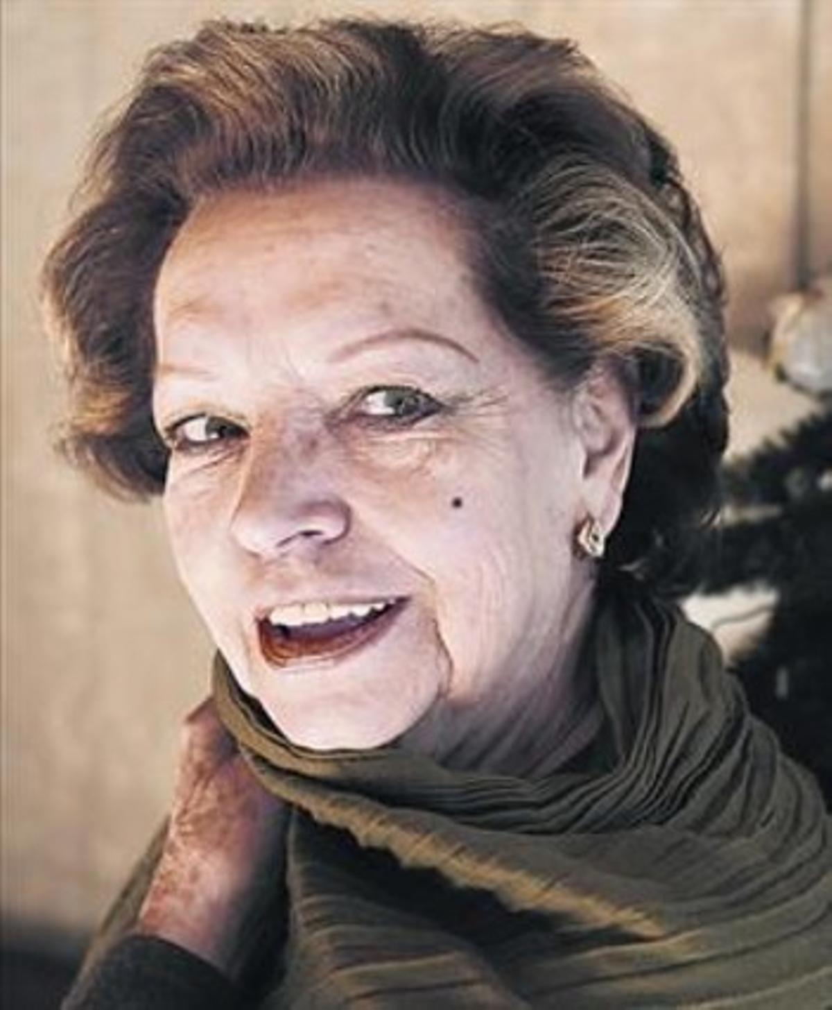 Carmen de Lirio, en una imatge antiga i en una foto del 2008, feta a casa seva. Carmen de Lirio, en una imatge antiga i en una foto del 2008, feta a casa seva.