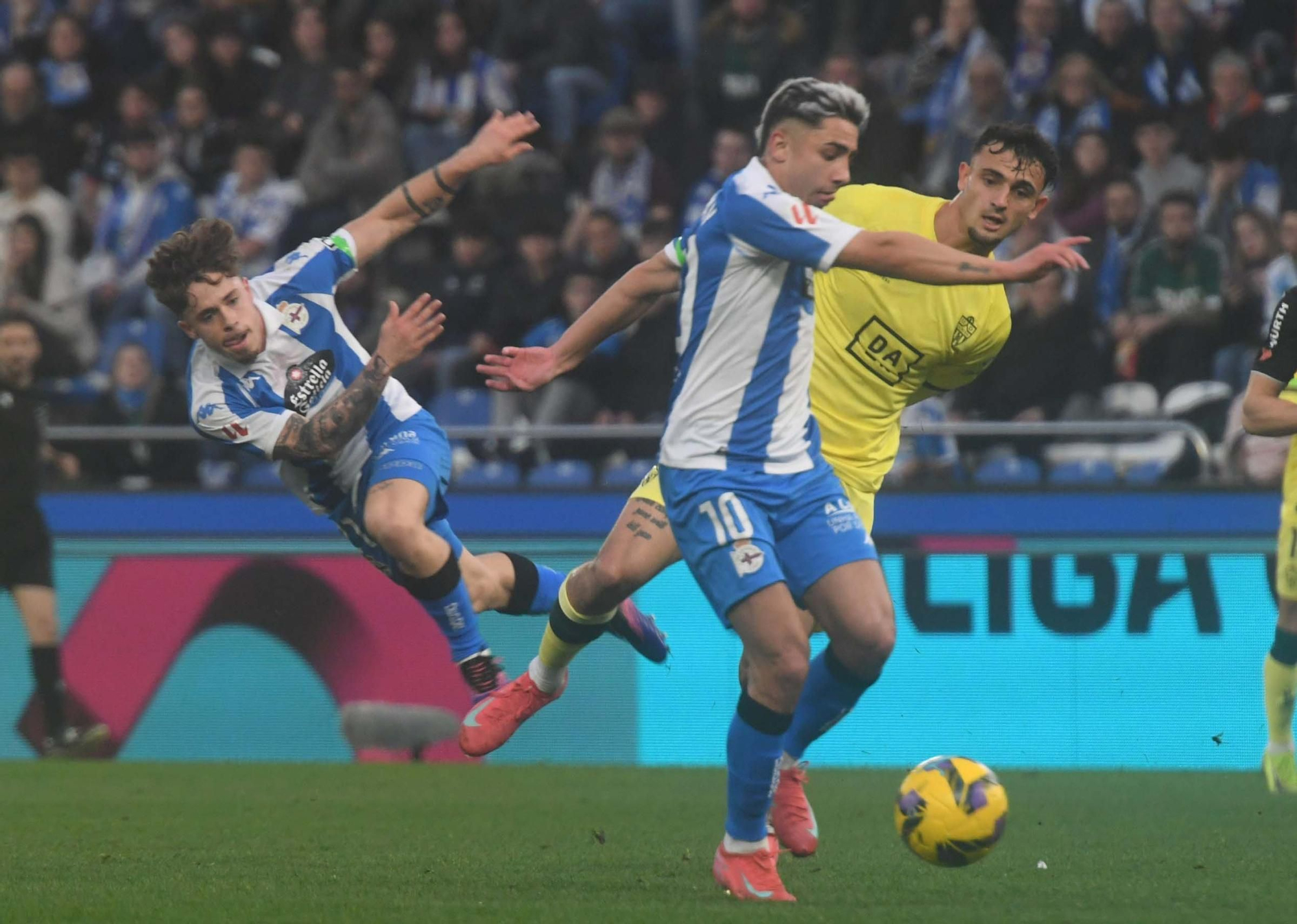 El Deportivo doblega al Almería en Riazor (3-1)