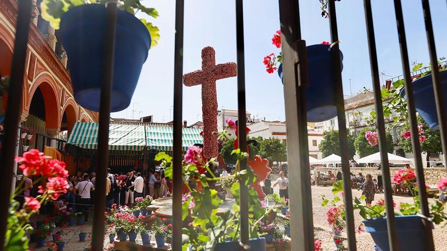 Vox denuncia &quot;las trabas del Ayuntamiento de Córdoba&quot; a las hermandades para colocar las Cruces