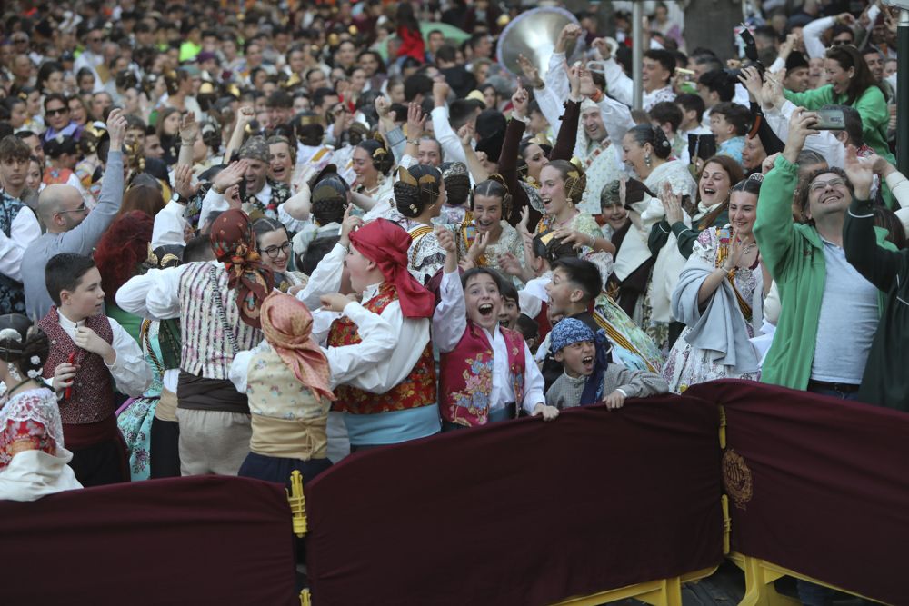 Emoción y nervios en la entrega de premios a las fallas de Sagunt