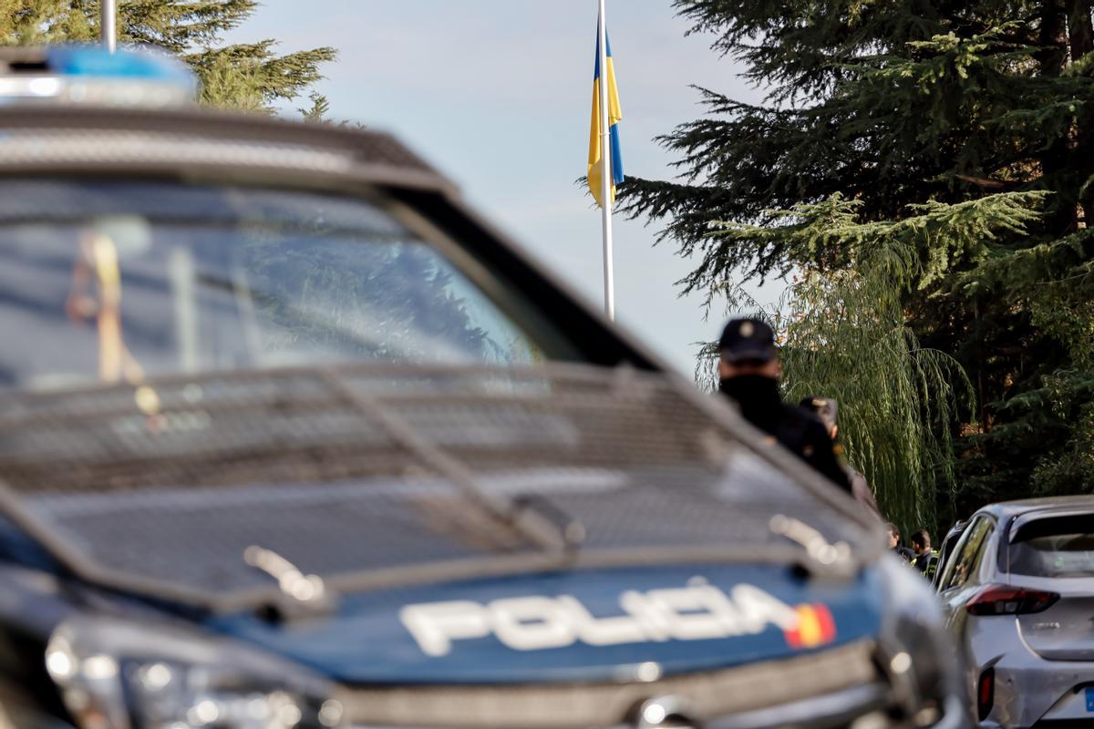 Un herido tras estallar un artefacto en la embajada de Ucrania en Madrid