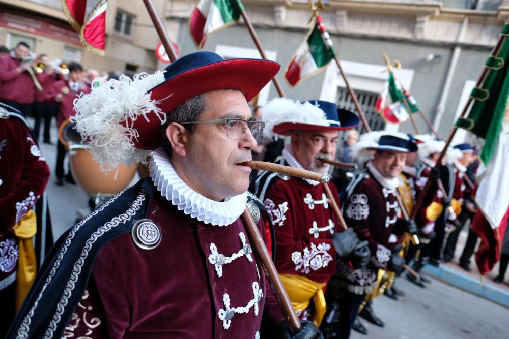 La Entrada y la Retreta abren los Moros y Cristianos de Sax