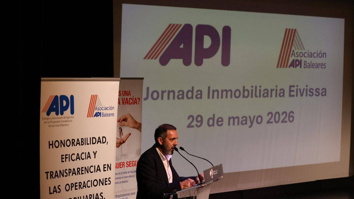 El presidente del COAPI Balears, José Miguel Artieda, durante la jornada.