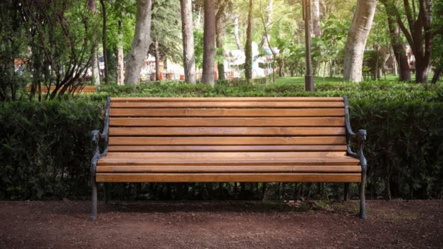 Un sintecho apuñala a otro tras discutir por el banco donde querían dormir