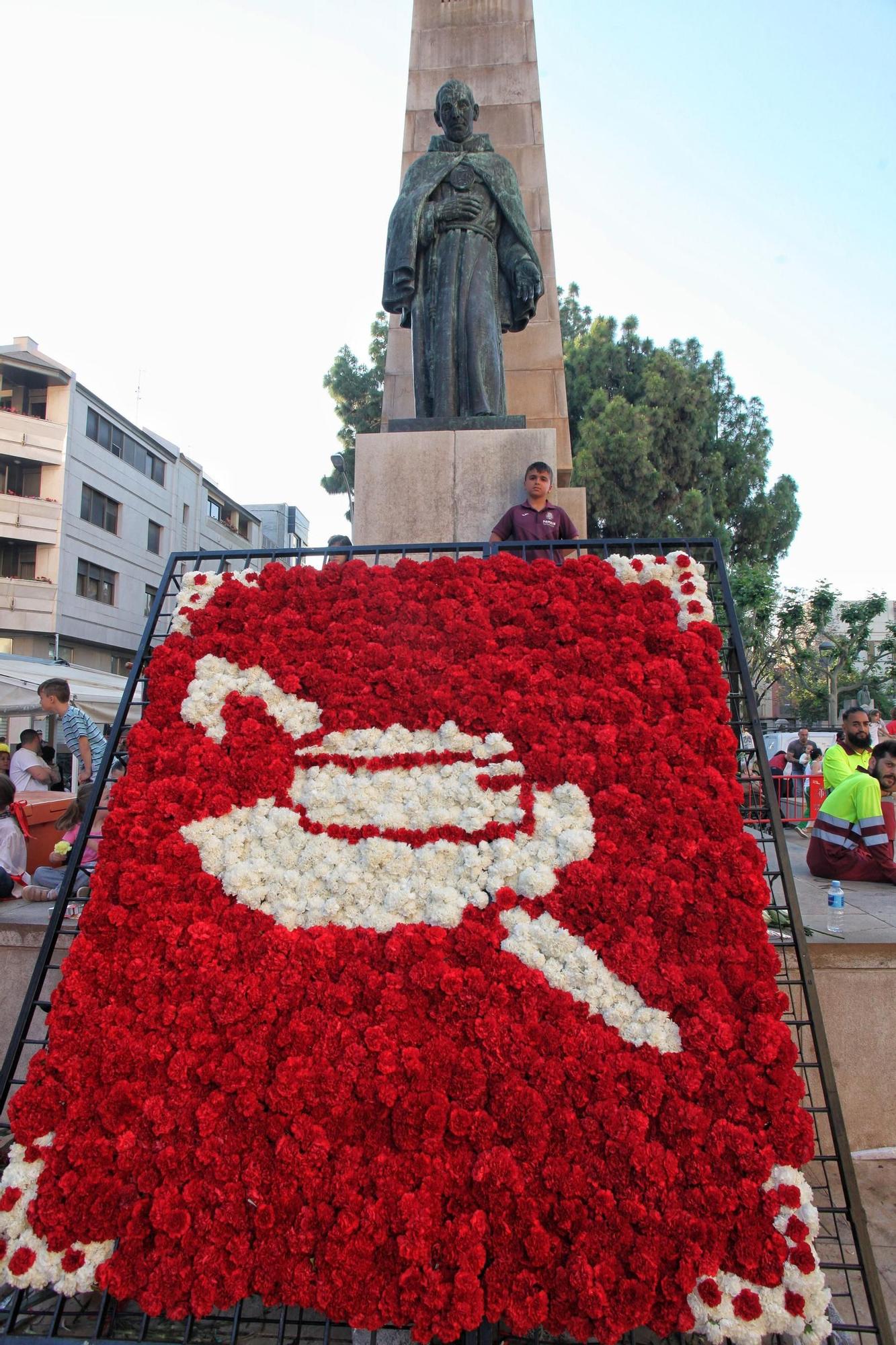 Galeria de fotos de l'ofrena de flors a Sant Pasqual en Vila-real