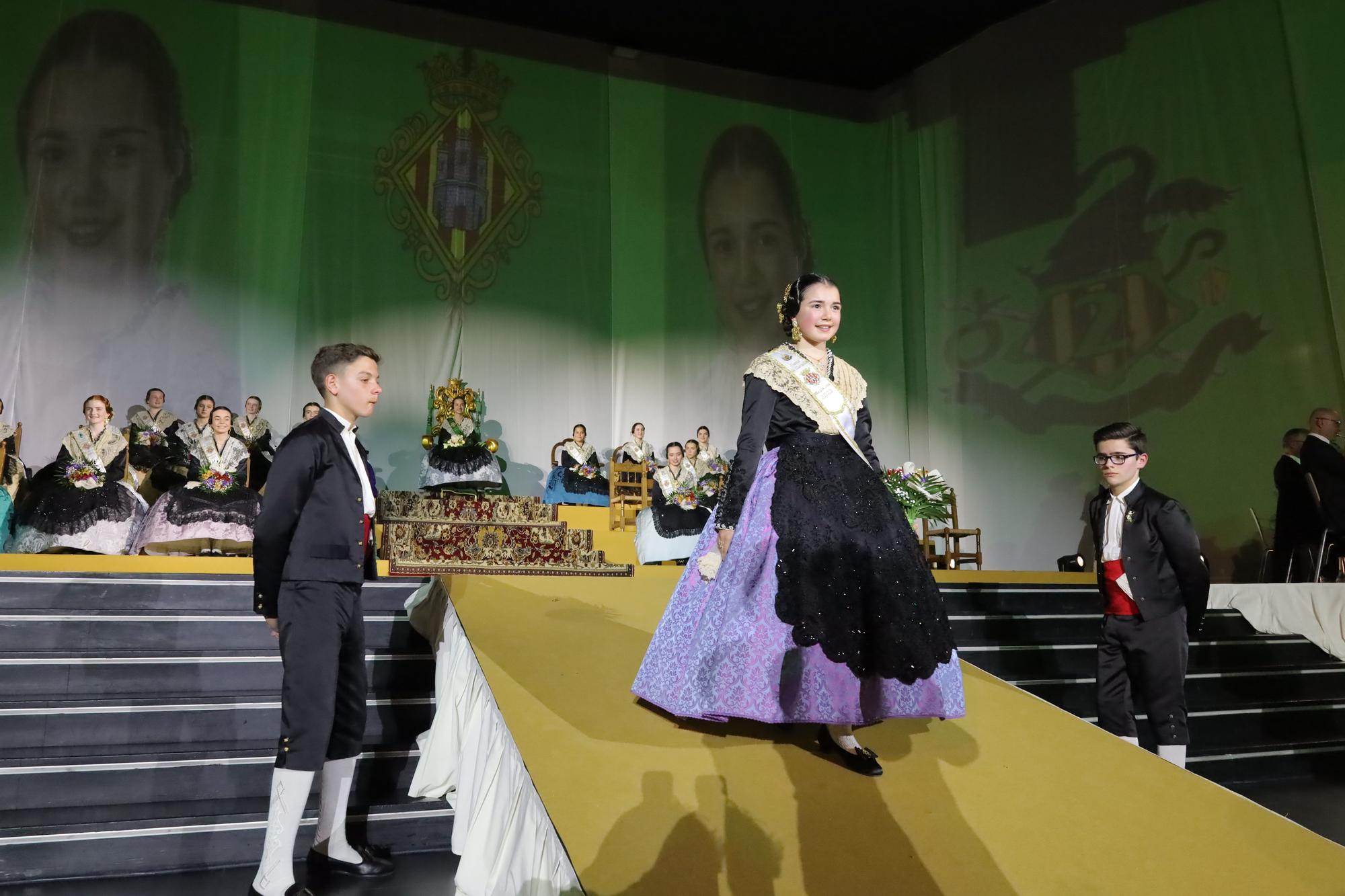 Galania a la reina infantil de las fiestas de la Magdalena