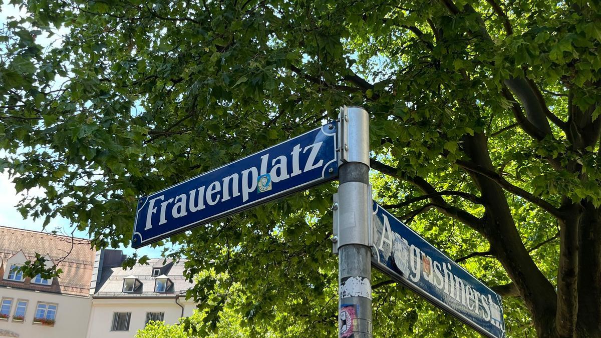 Cartel de la plaza de Frauenplatz, en Múnich