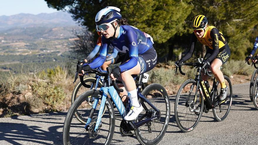 Floortje Mackaij contra todas en la 6ª VCV Féminas Gran Premio Tuawa