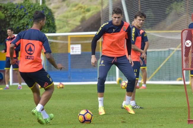 Entrenamiento de la UD Las Palmas en la mañana ...