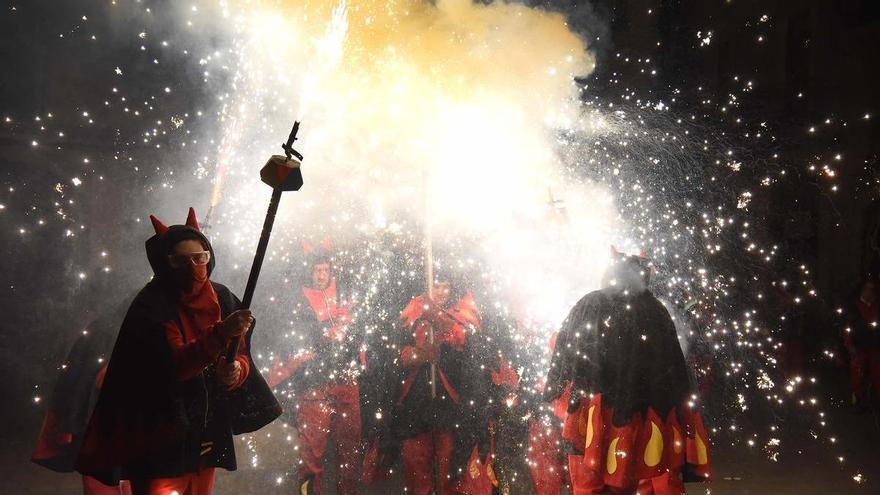 Trobada de Diables de Manresa amb cercavila de foc pel barri vell