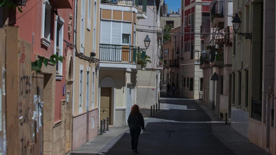 &quot;Rutas lilas&quot; por las calles de Elche para recordar a mujeres de renombre