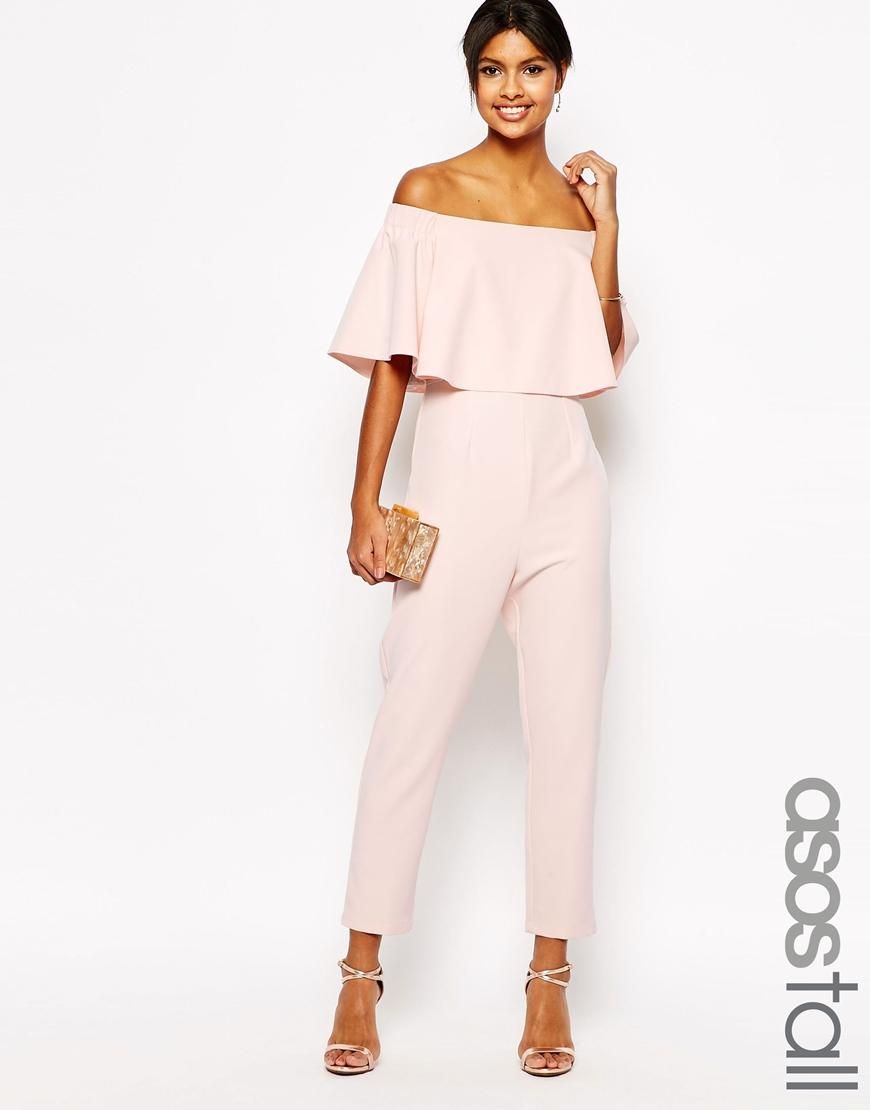 Jumpsuit para una ocasión especial, en color rosa de Asos (63,38€)