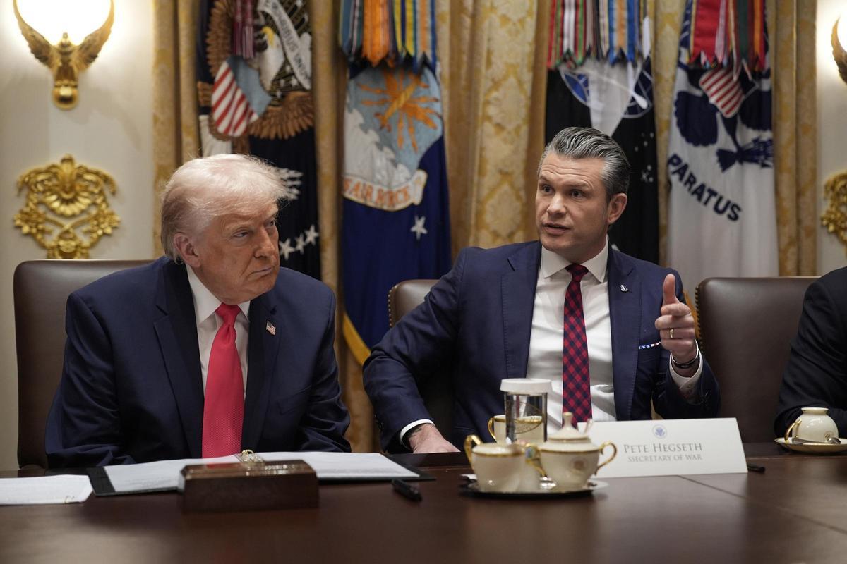 El presidente de EEUU y su secretario de Defensa, Donald Trump y Pete Hegseth respectivamente