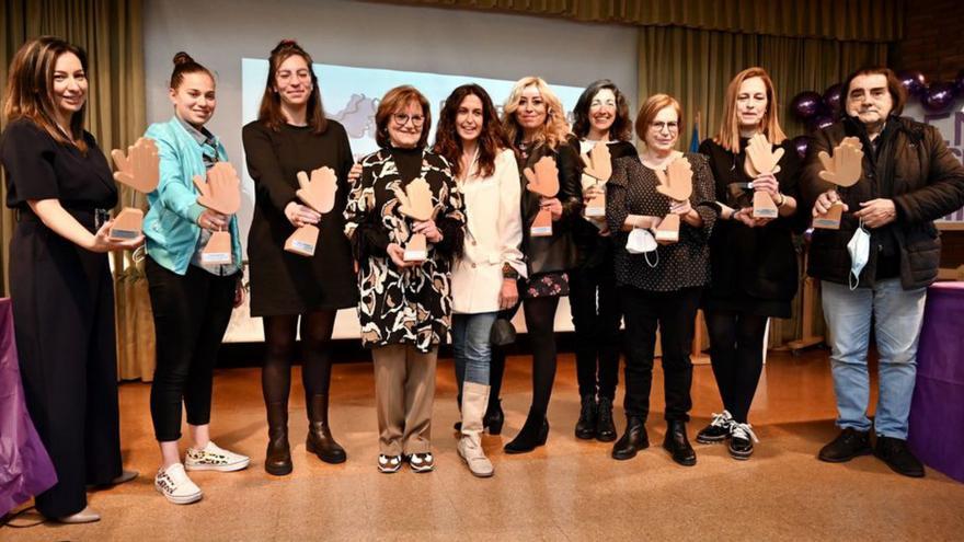 Alumnos de Promoción da Igualdade do CIFP A Xunqueira idean os premios Josefa Fariña