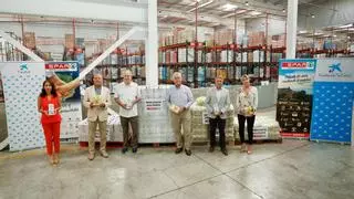 Spar Gran Canaria dona dos toneladas de leche y gofio canarios a la campaña solidaria Ningún Hogar Sin Alimentos