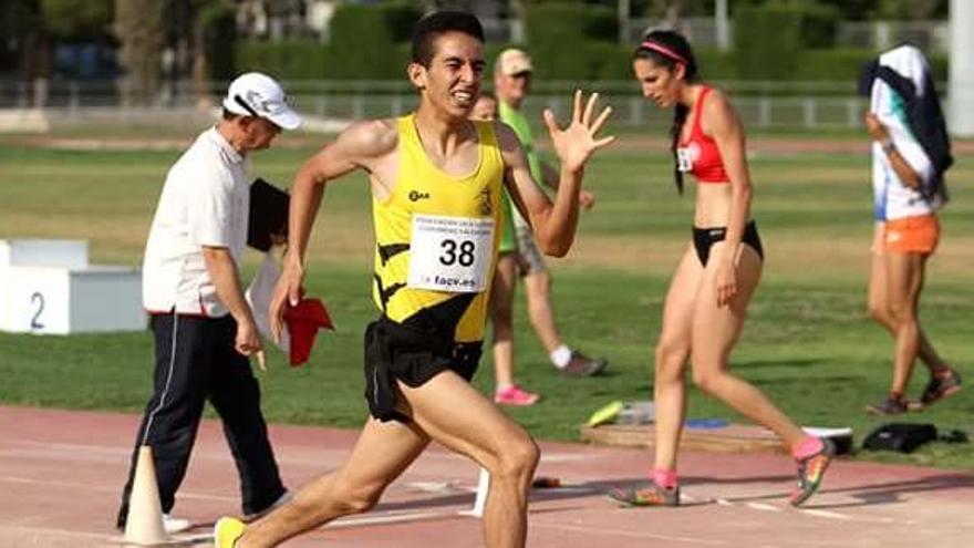 El Hocine Bouchrak se proclama campeón de España Junior en 3.000 metros lisos