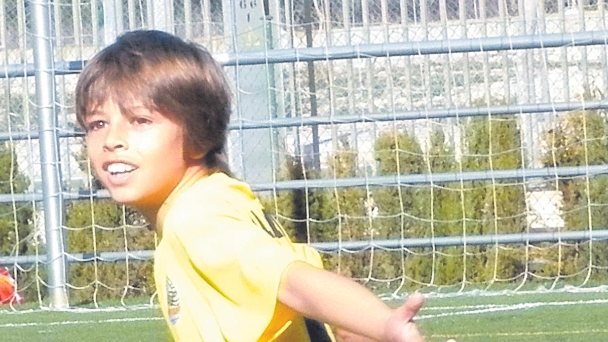 El primer equipo de Alberto fue la escuela de fútbol que coordinaba su padre: el Costa Alicante