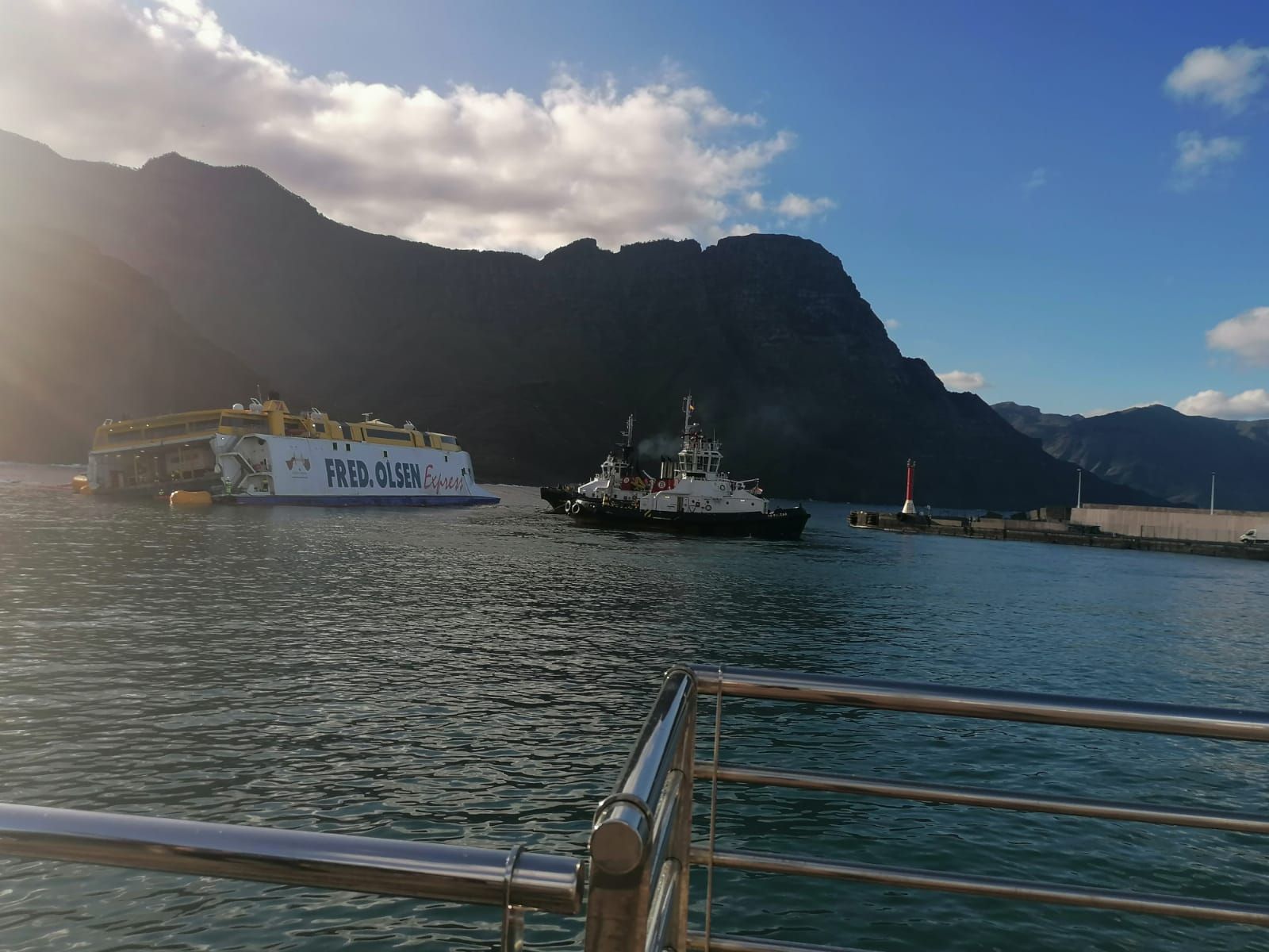 Peligra la flotabilidad del ferry encallado en Agaete