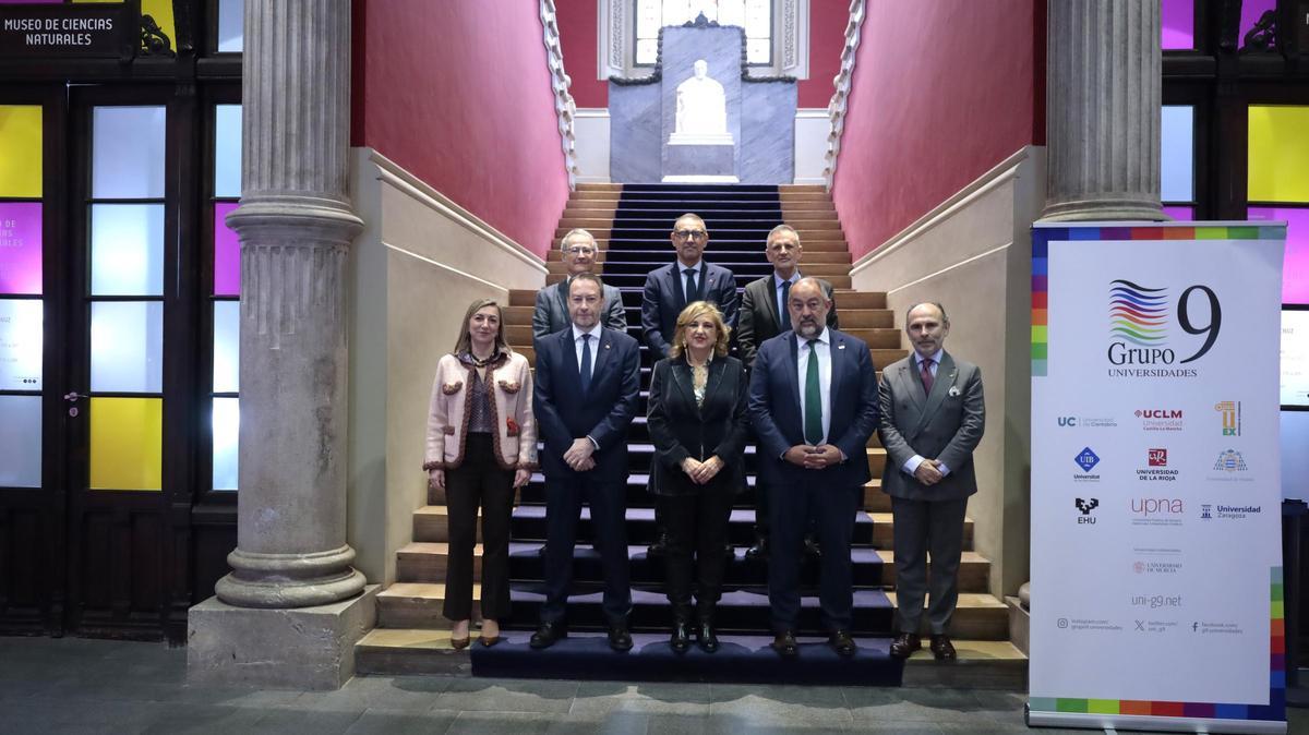 Foto de familia de los miembros de la Asamblea General de Rectoras y Rectoras del G-9.