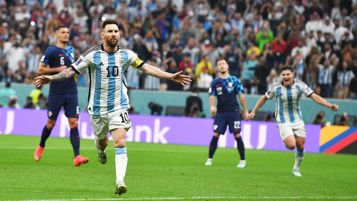 Leo Messi celebra el 1-0 en el Argentina-Croacia de las semifinales del Mundial de Catar
