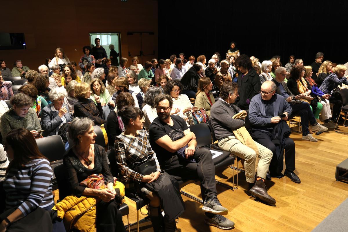 Público presente en la proyección del documental y en el coloquio posterior en el Marco.