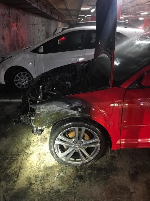 Un herido por el fuego en un coche dentro del parking de Alfonso El Sabio