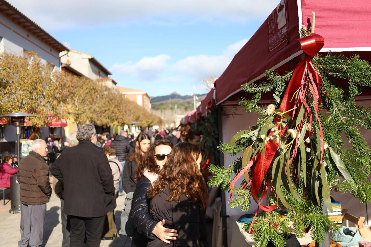 Parades i ambient al Mercat de Nadal de l'any passat