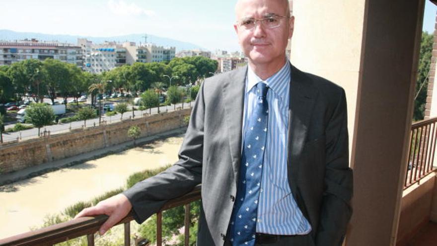 El secretario de la Sala de Gobierno, Javier Parra, en la terraza del Palacio de Justicia de Murcia
