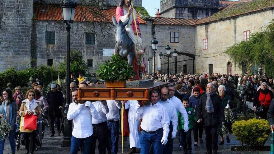 Vista Alegre acoge la tradicional Bendición de los Ramos con más de un  millar de feligreses - Faro de Vigo
