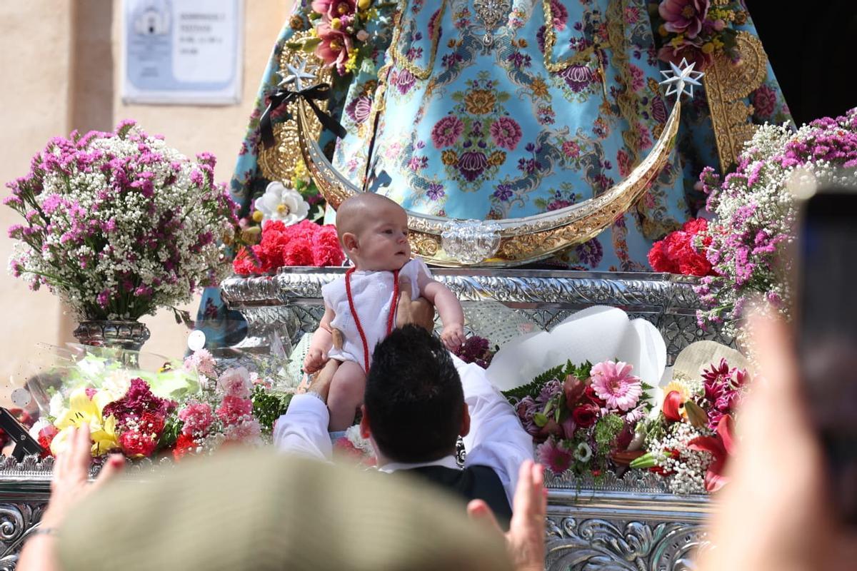 Elche demuestra su devoción rociera en su tradicional romería hacia el Pantano