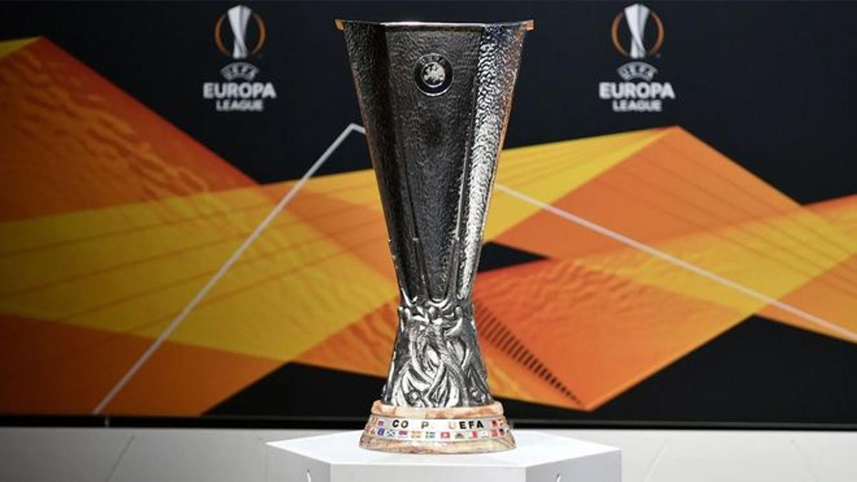 Trofeo de la UEFA Europa League, la segunda máxima competición continental.