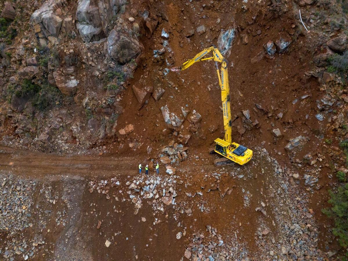 Obras de arreglo de la A-397 entre San Pedro Alcántara y Ronda, tras quedar bloqueada por las fuertes lluvias de marzo