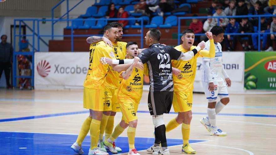 La crónica | El Peñíscola da un golpe a la Liga con un recital en la pista del O Parrulo (3-7)