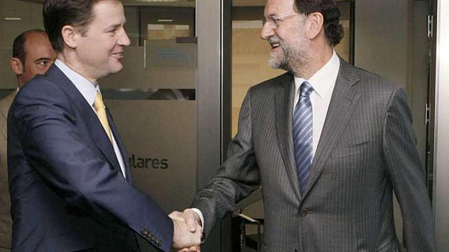 Rajoy asegura que el PP no subirá los impuestos en las autonomías que gobierna